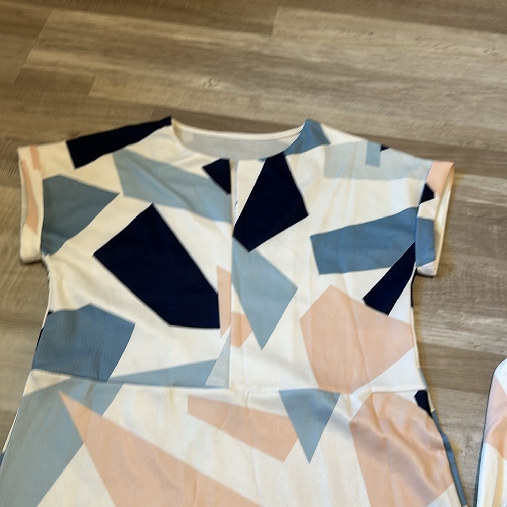 Pattern Dress - Picture 2 of 3